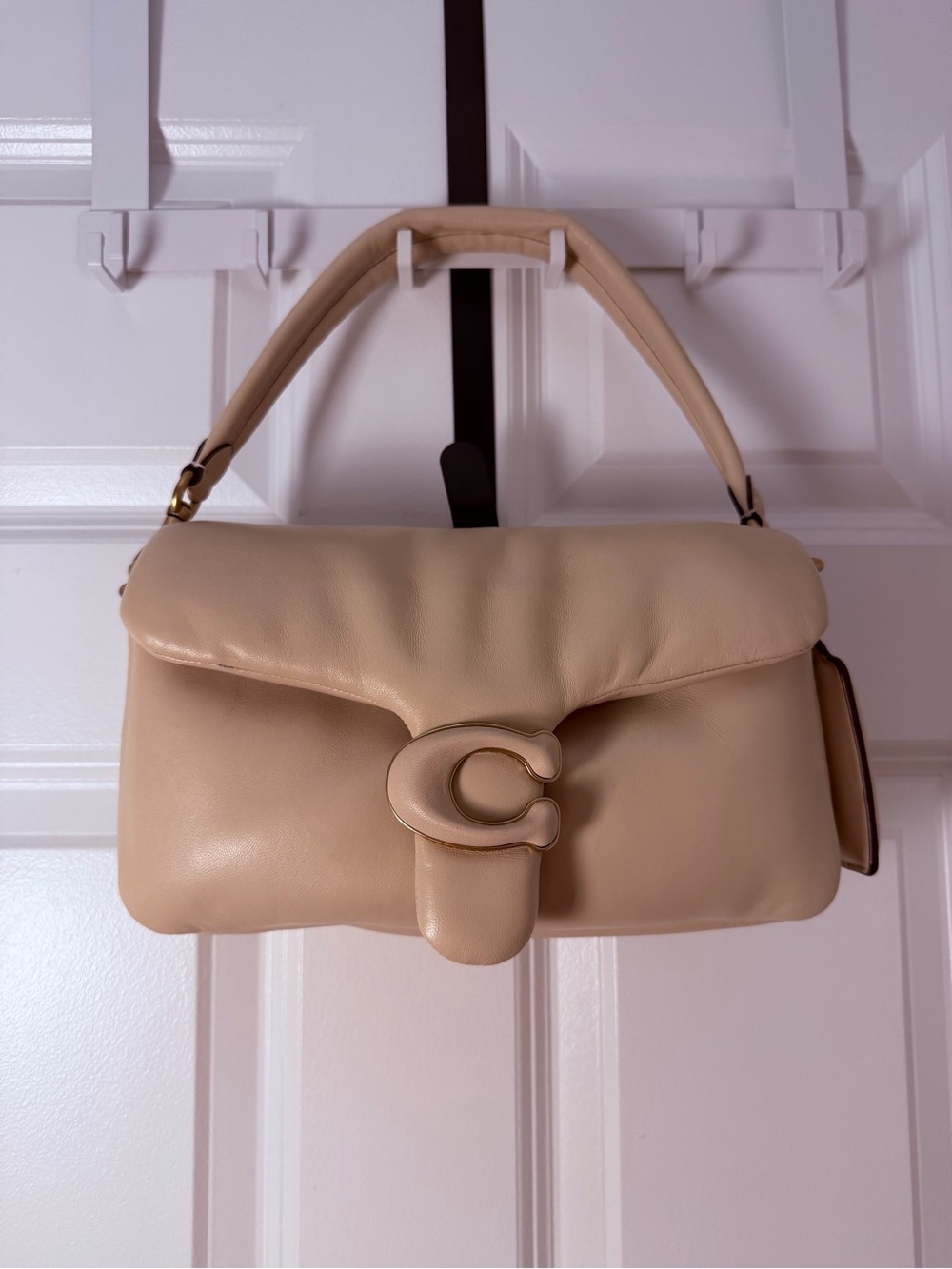 COACH Pillow Tabby 26 in Chalk